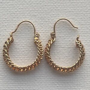 14k Gold  Twisted Hoop Earrings   2.73 grams